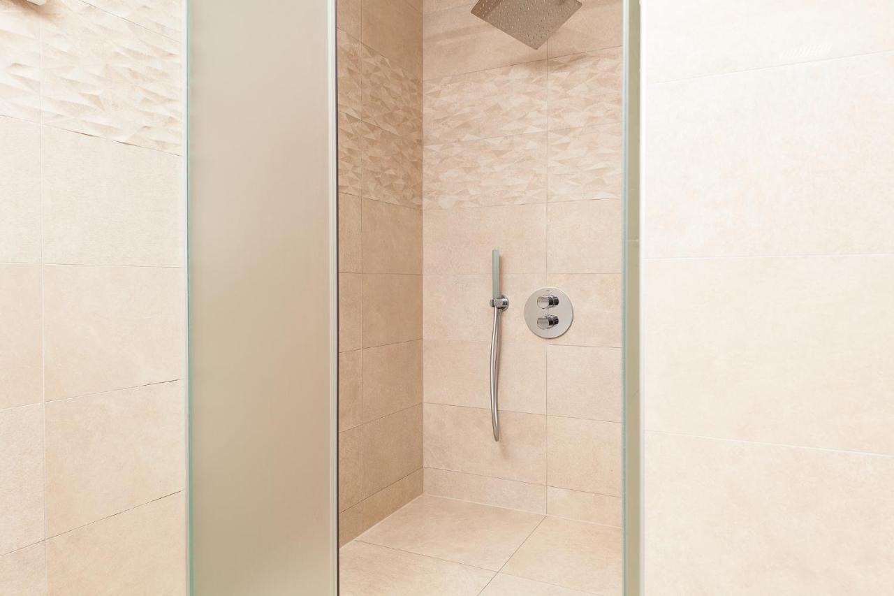 Deluxe Apartments Vila Carissa Малинска Екстериор снимка